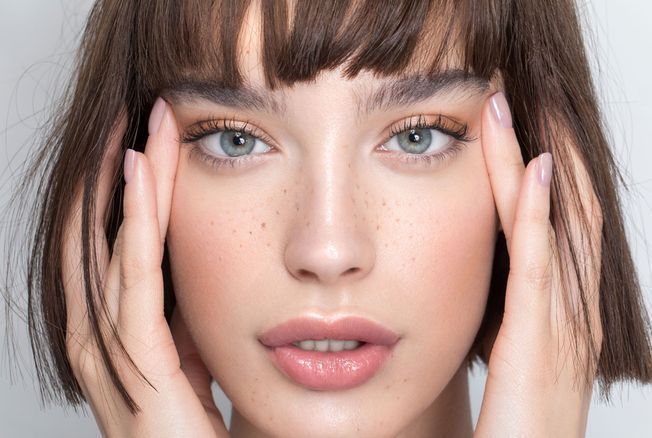 Contour des Yeux Après 50 Ans : Dire Adieu aux Cernes et Poches